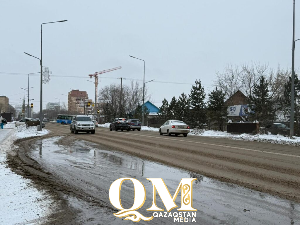 Без сугробов на остановках: более трехсот тысяч кубометров снега вывезли из Петропавловска