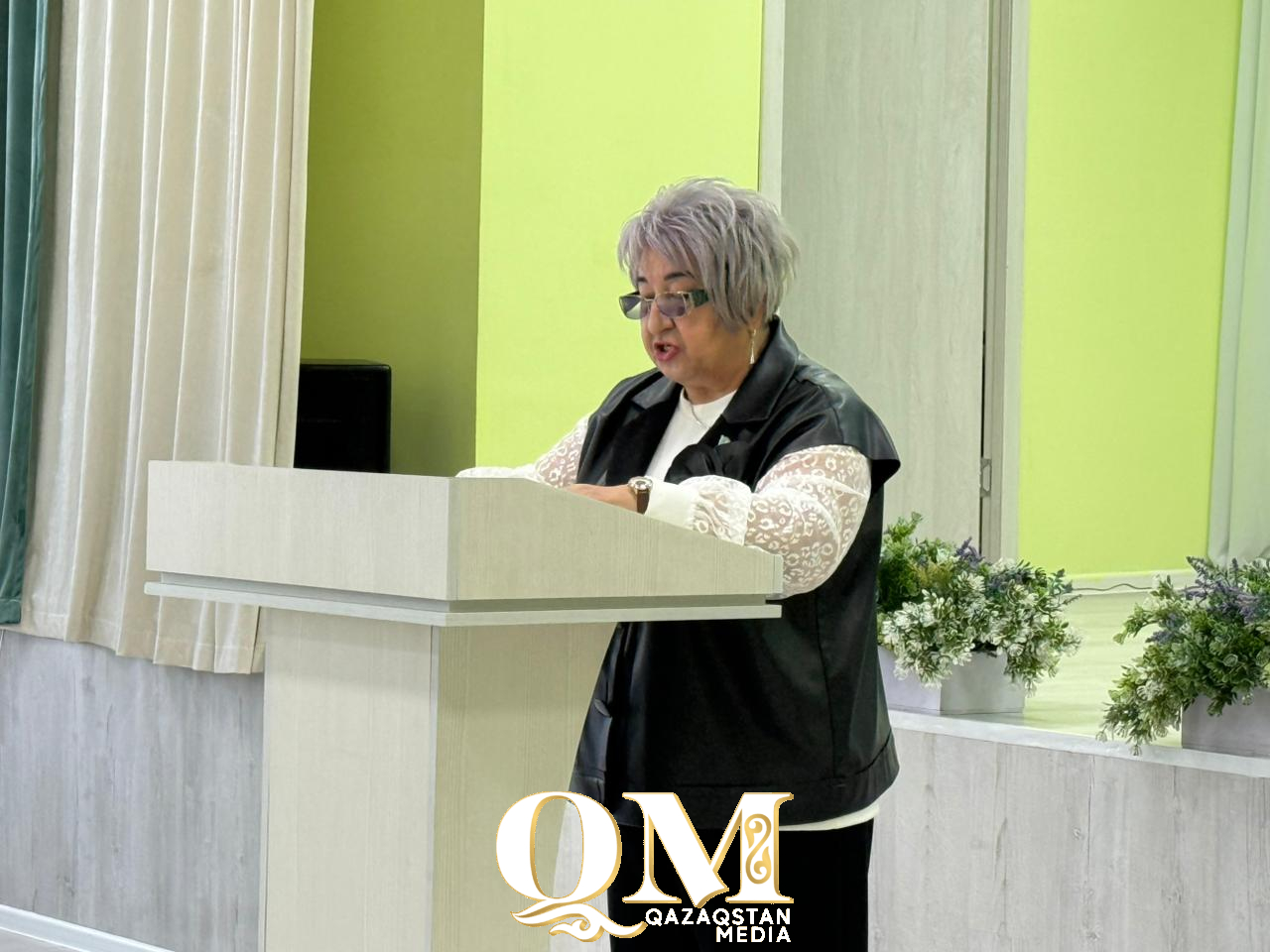 «Конституция — не для галочки»: директор СШ № 17 призвала педагогов Петропавловска идти на референдум