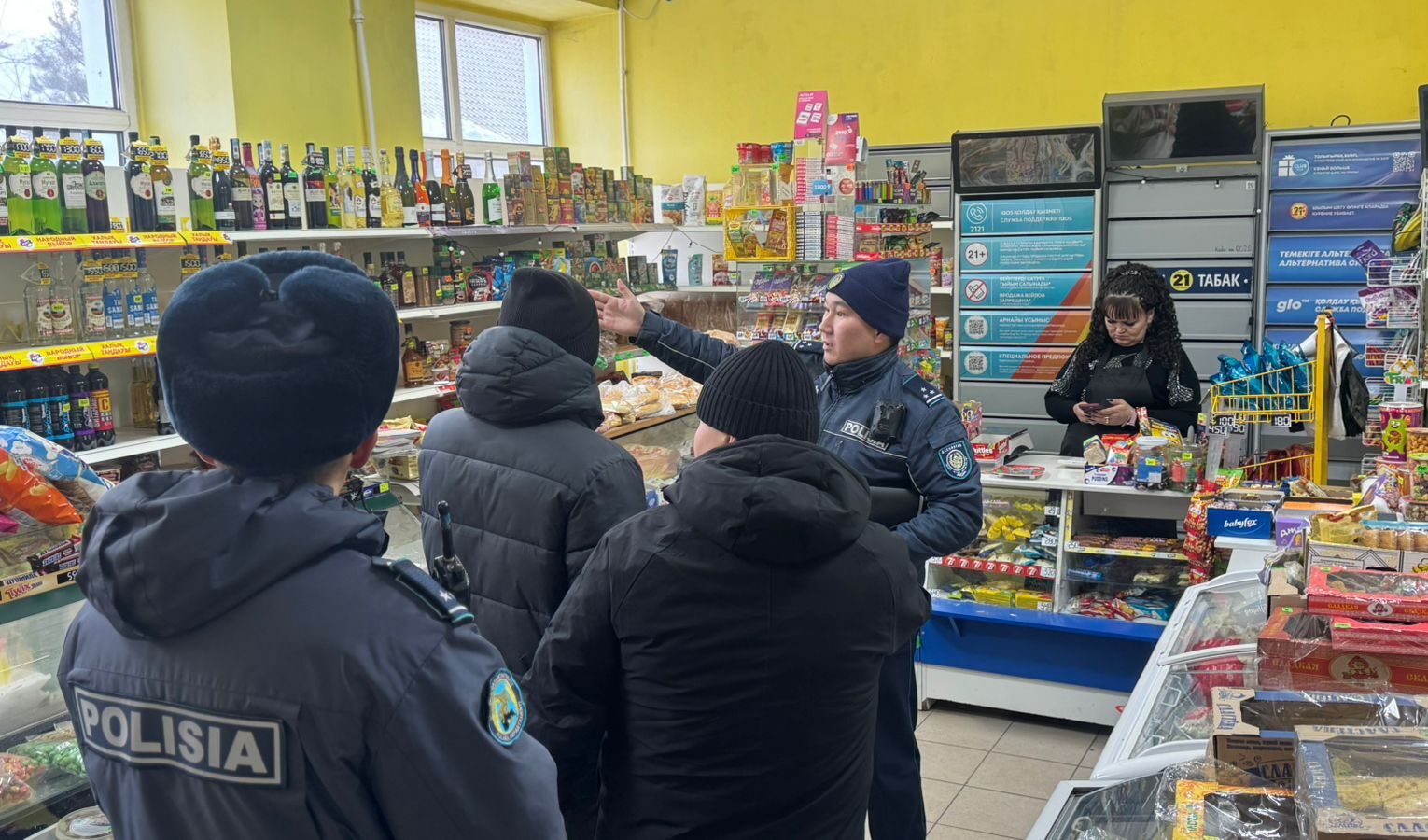 Почти 500 литров алкоголя изъяли из "магазина у дома" в Петропавловске