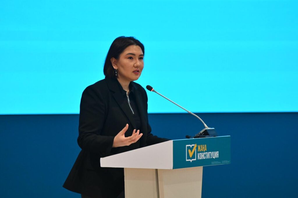 Культура, творчество и права граждан: с представителями творческой, научной интеллигенцией и работниками образования