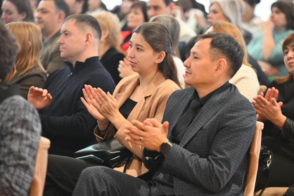 Культура, творчество и права граждан: с представителями творческой, научной интеллигенцией и работниками образования