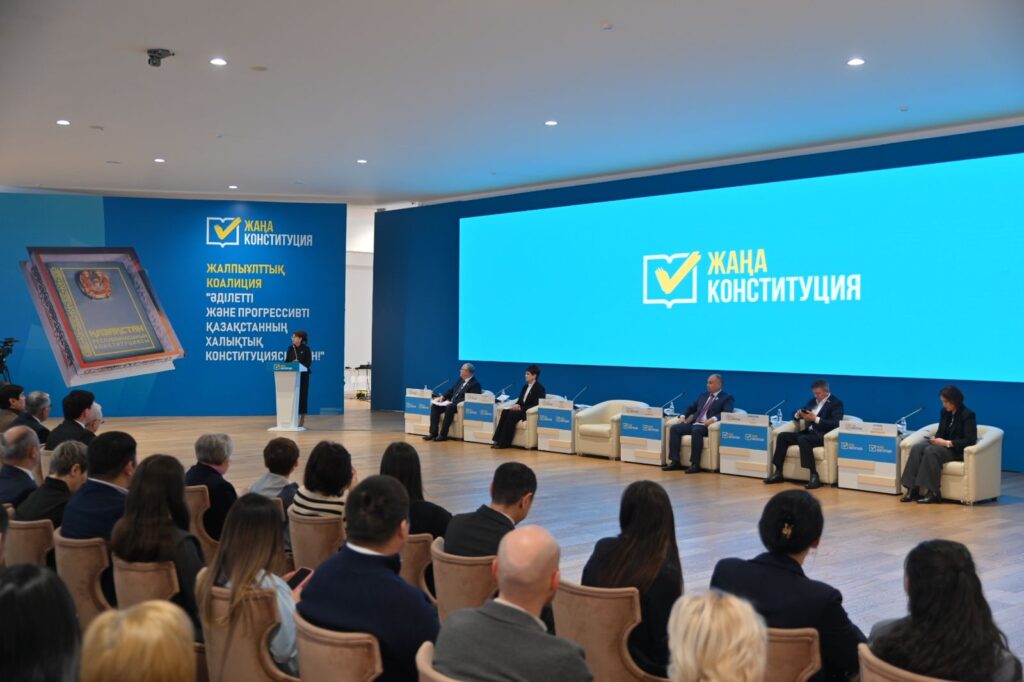 Культура, творчество и права граждан: с представителями творческой, научной интеллигенцией и работниками образования