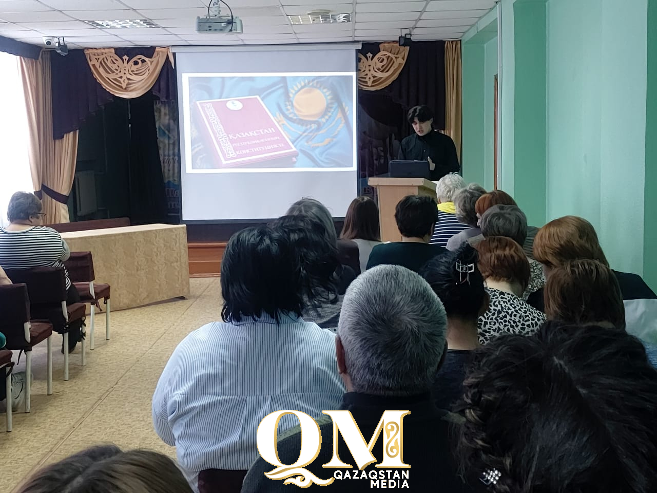 Проект новой Конституции изучил коллектив школы № 27 Петропавловска