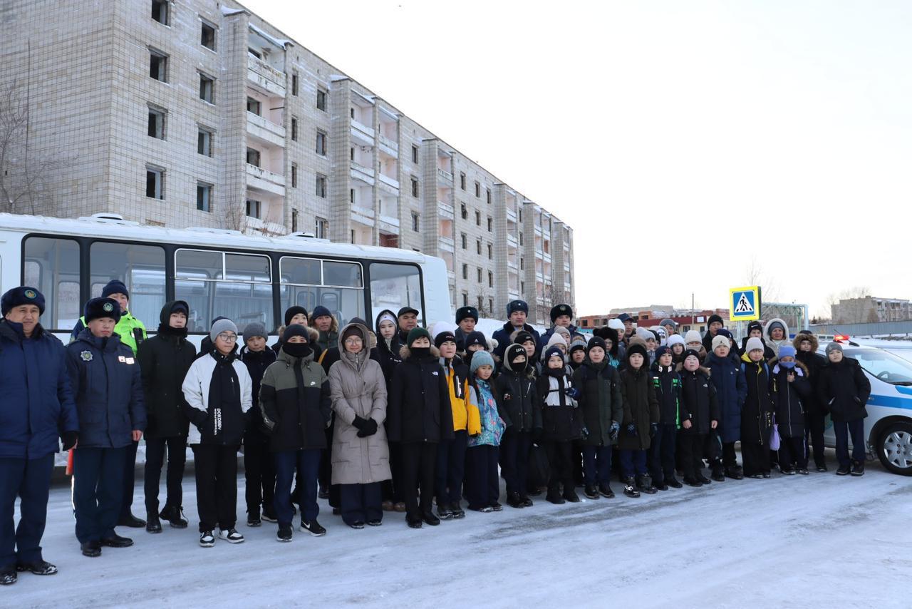 «Слепые зоны» и тормозной путь: около 2 тысяч школьников прошли урок безопасности на дорогах в СКО