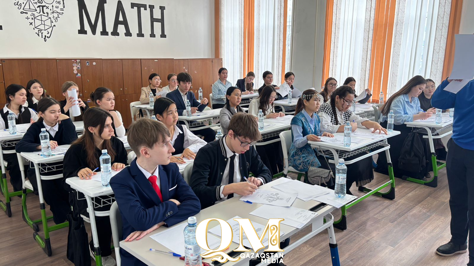 СҚО-да 100-ден астам оқушы қазақ тілінен білімдерін сынады  