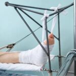 Петропавлда зейнеткер қар тазалаймын деп шатырдан құлаған