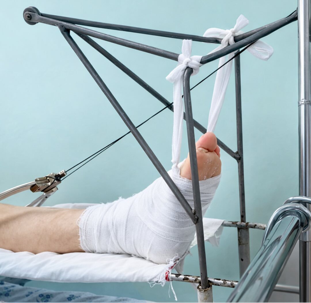 Петропавлда зейнеткер қар тазалаймын деп шатырдан құлаған