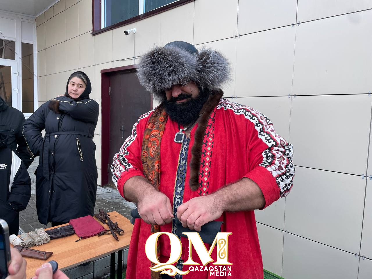 СҚО-ның Есіл ауданындаСергей Цырульников батырлардың білегін сынады