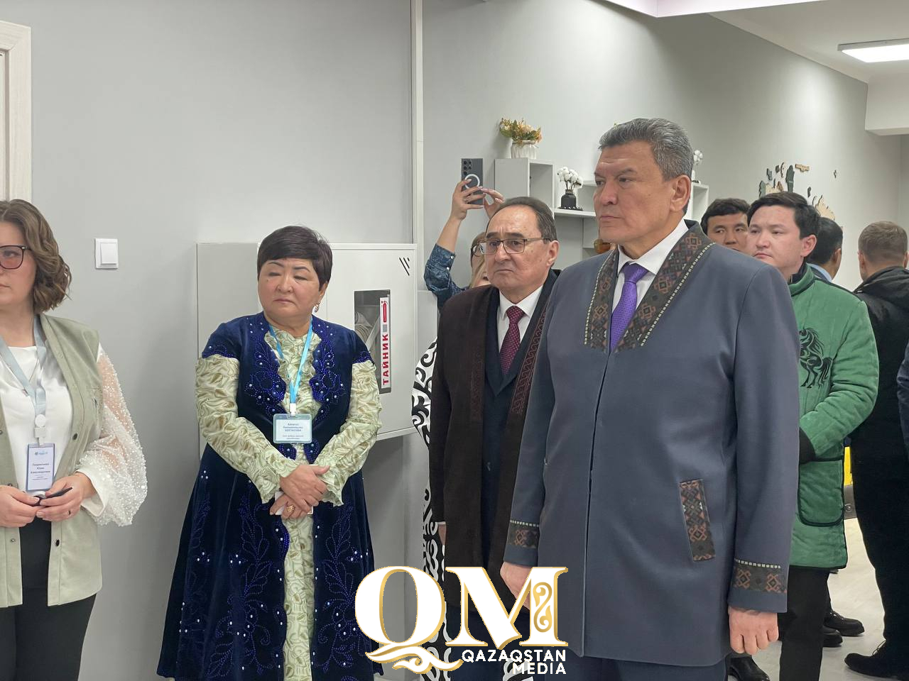 Ғауез Нұрмұхамбетов Есіл ауданындағы Nomads-AI креативті орталығына барды