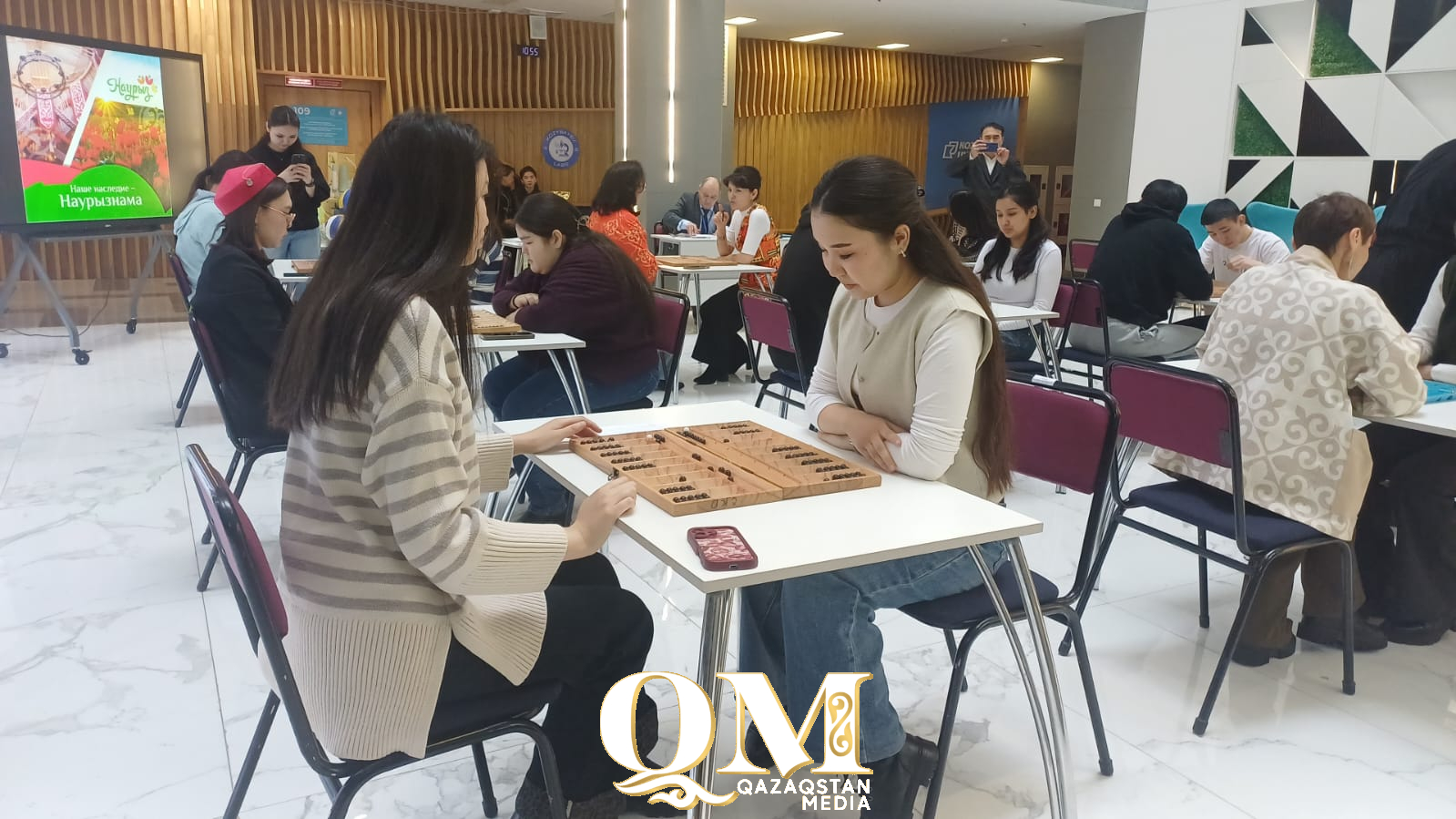 Қозыбаев университетінде тоғызқұмалақтан сайыс өтті