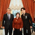 Уроженка СКО Самал Еслямова получила награду ТЮРКСОЙ