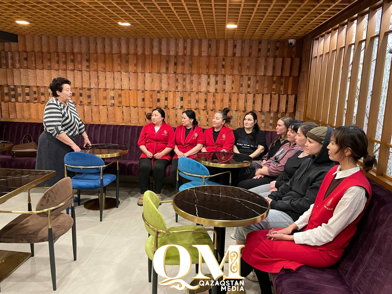 Проект новой Конституции обсудили с работниками гостиничного бизнеса в Петропавловске