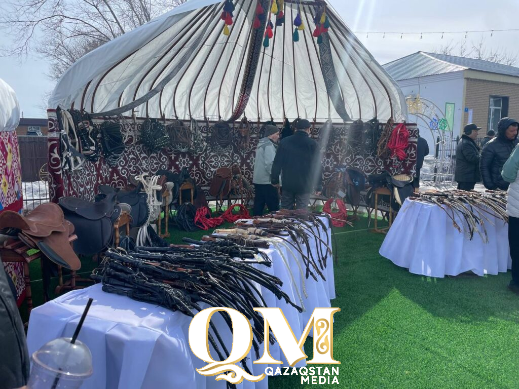 Щедрая ярмарка и древние традиции: Наурыз встретили в Есильском районе СКО
