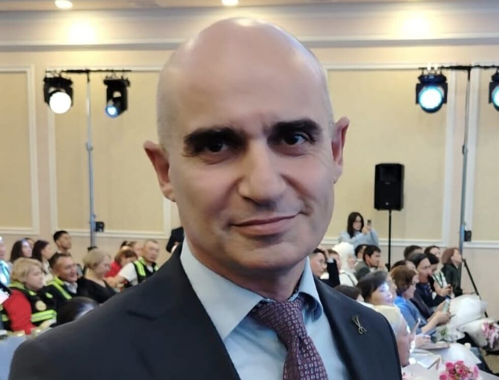 Что новая Конституция даст бизнесу и рабочим, объяснил предприниматель из СКО Худайберген Афандиев