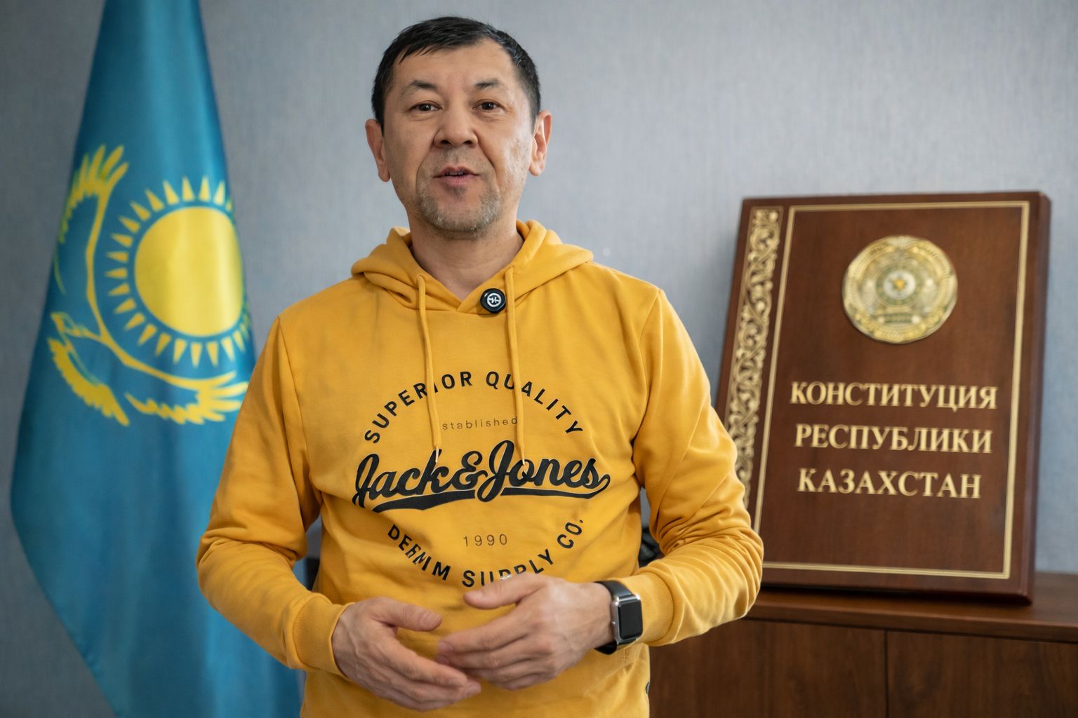 «Наследие держится на законе»: Али Турысов поддержал проект новой Конституции