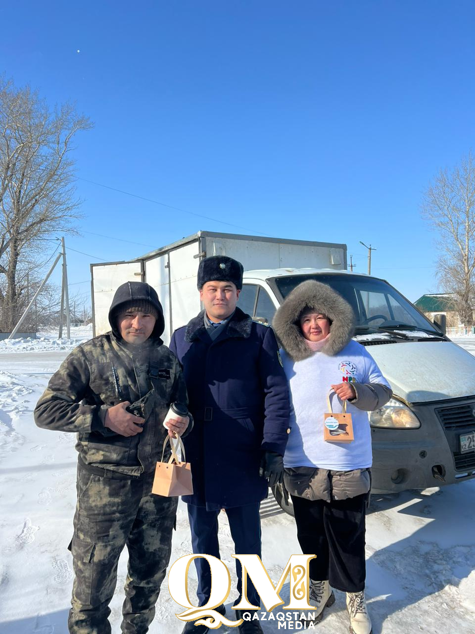 Уәлиханов ауданында «жол қозғалысына қатысушылардың қауіпсіздігі» акциясы өтті: көрнекі сабақ және жүргізушілерге ыстық шай