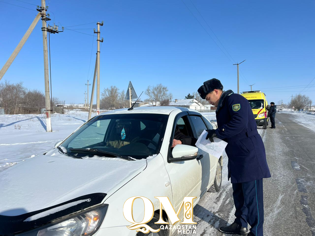 Уәлиханов ауданында «жол қозғалысына қатысушылардың қауіпсіздігі» акциясы өтті: көрнекі сабақ және жүргізушілерге ыстық шай