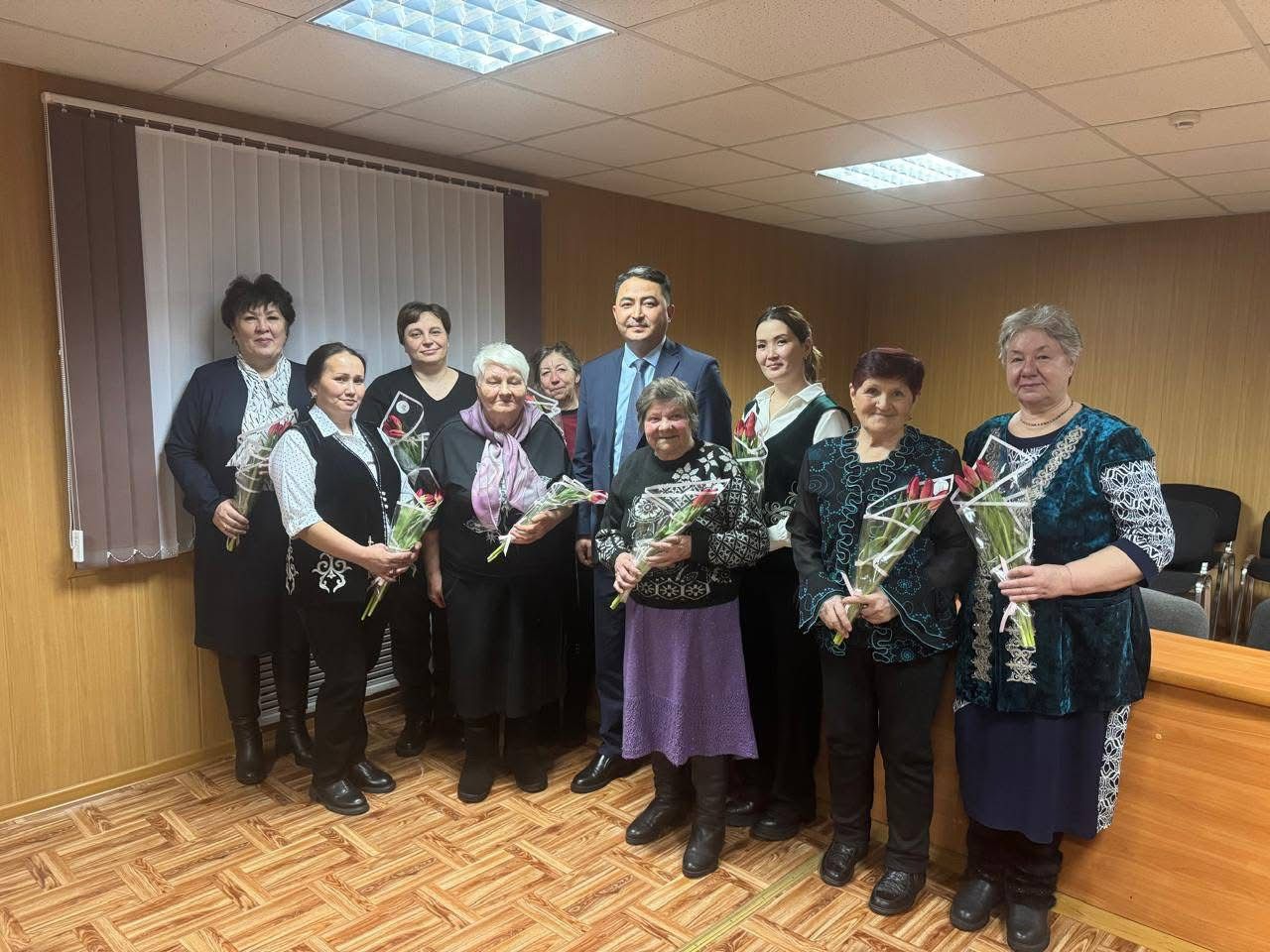 Весна начинается с внимания: в Жамбылском районе СКО прошли встречи и акции к 8 Марта