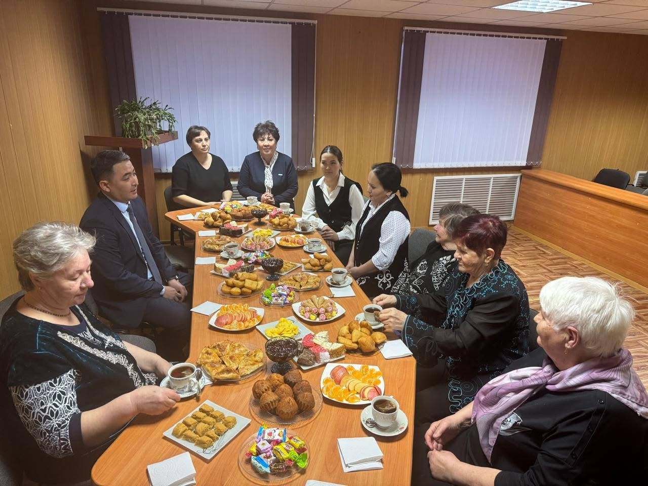 Весна начинается с внимания: в Жамбылском районе СКО прошли встречи и акции к 8 Марта