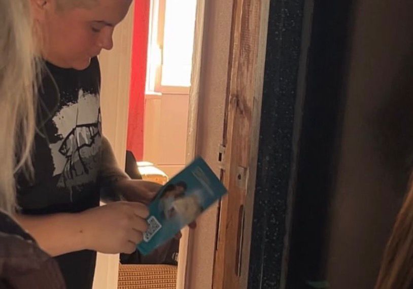 От двери к двери: молодежь Петропавловска рассказывает жителям о референдуме