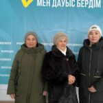 Три поколения семьи Кимановых пришли на референдум в Уалихановском районе СКО