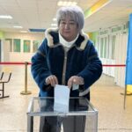 «Это большая ответственность»: директор СШ № 17 Лаззат Жалмуканова проголосовала на референдуме в Петропавловске