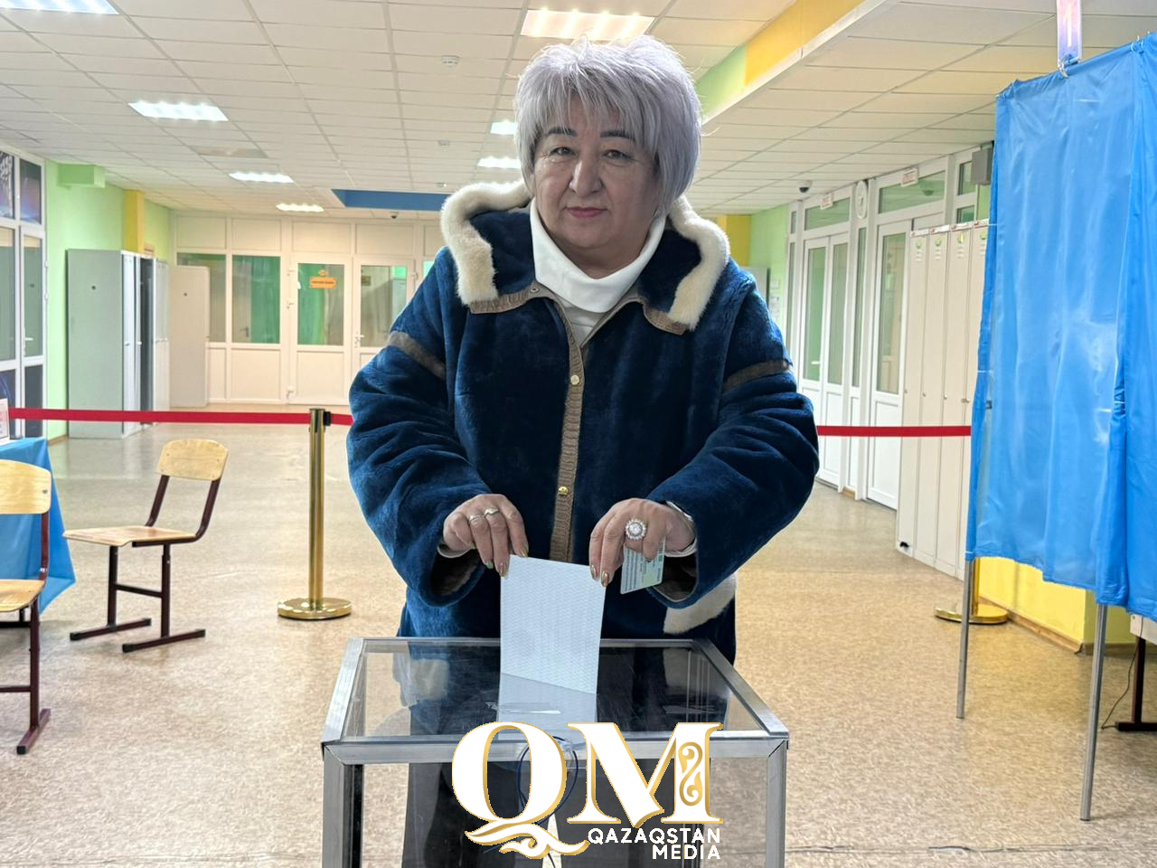 «Это большая ответственность»: директор СШ № 17 Лаззат Жалмуканова проголосовала на референдуме в Петропавловске