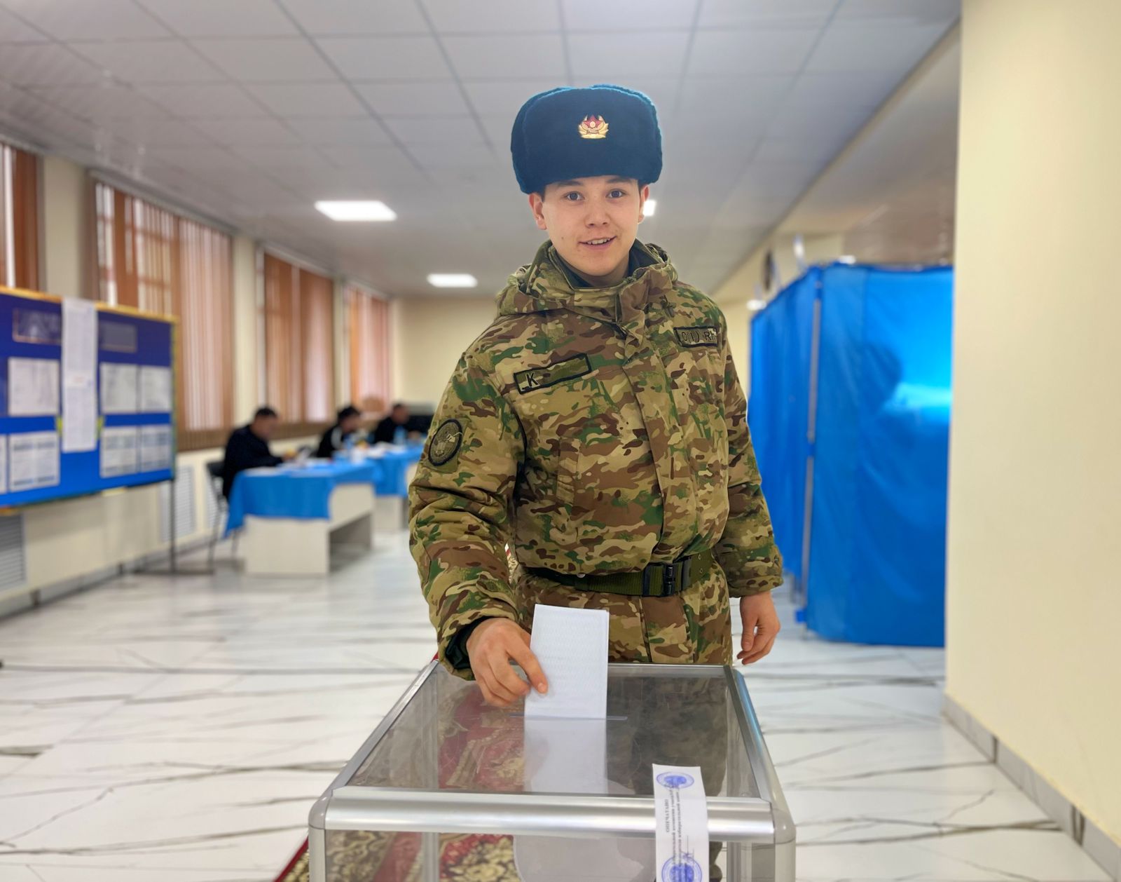 Будущие офицеры сделали выбор: курсанты Академии Нацгвардии приняли участие в референдуме в Петропавловске