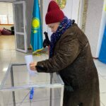 «Ноги болят, но прийти нужно»: в 6 утра вышла из дома пенсионерка из Петропавловска, чтобы первой успеть на референдум