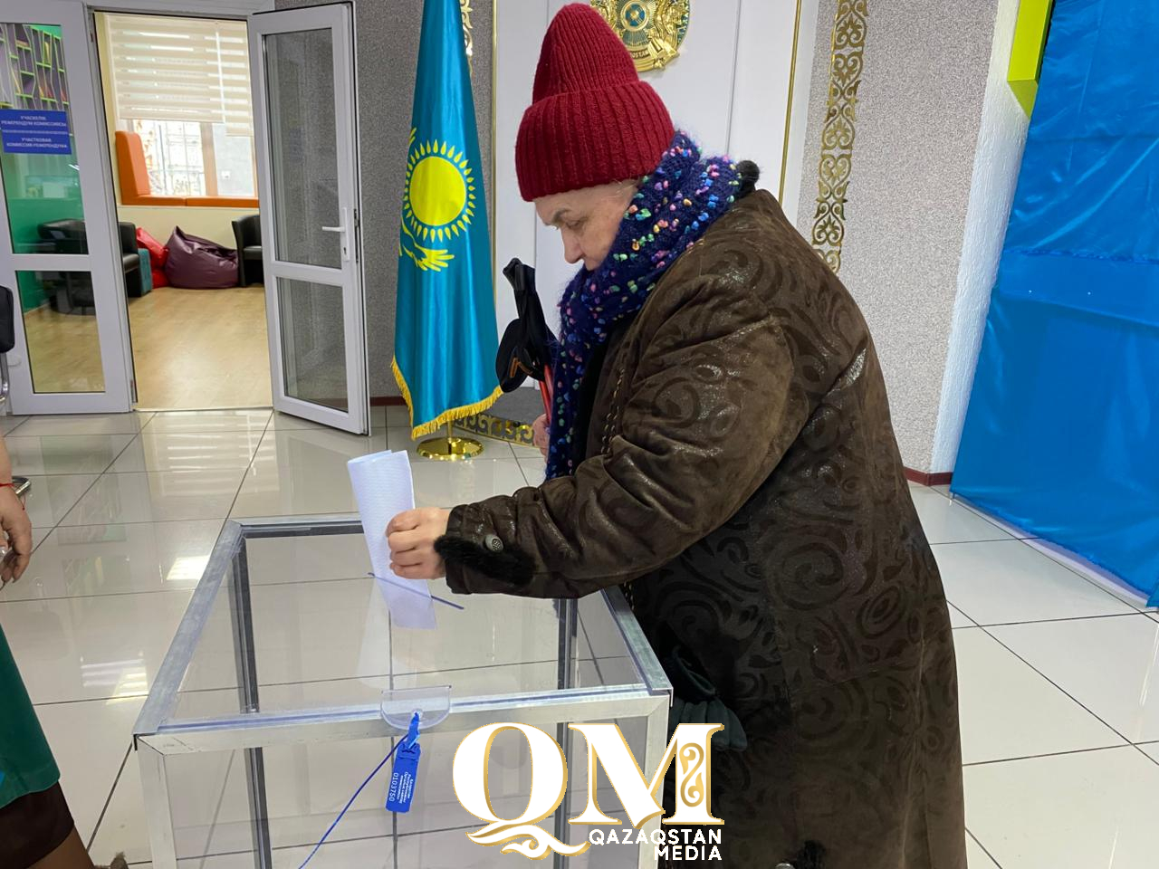 «Ноги болят, но прийти нужно»: в 6 утра вышла из дома пенсионерка из Петропавловска, чтобы первой успеть на референдум