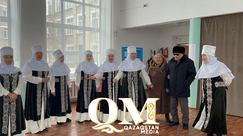Участницы ансамбля «Ақ әжелер» проголосовали на референдуме в Уалихановском районе СКО