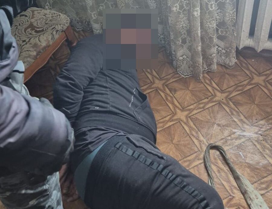 Наркомана-рецидивиста задержали с особо крупной партией героина в Петропавловске