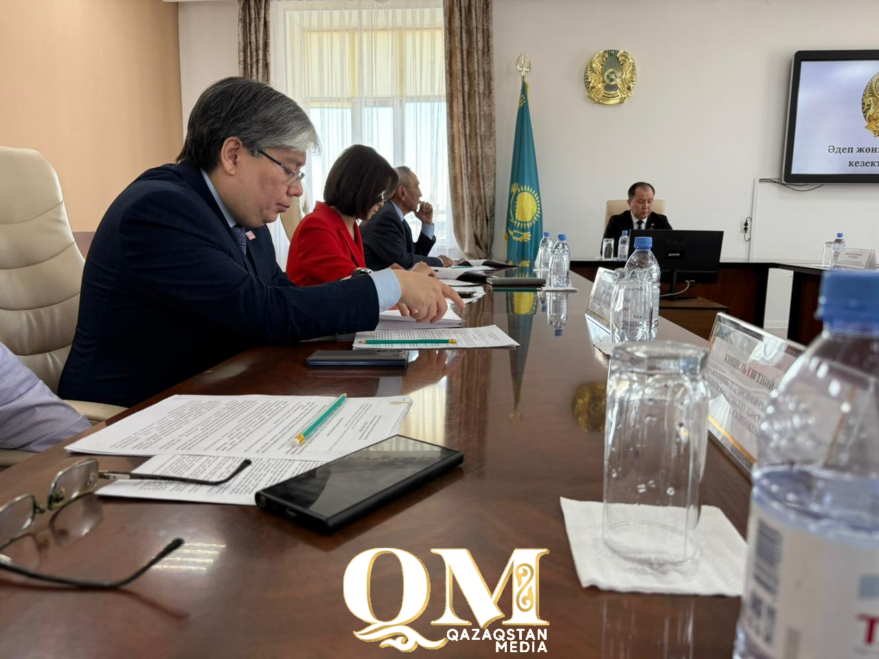 100 тысяч бракованных сеянцев клена за 4 млн тенге высадили у акимата в СКО