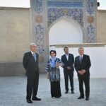 Қазақстан мен Өзбекстан президенттері Бұхараның тарихи орындарын аралап көрді