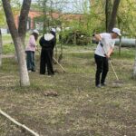 Петропавлда жастар Анастасия Прокопичеваның ескерткіші жанындағы саябақты жинады