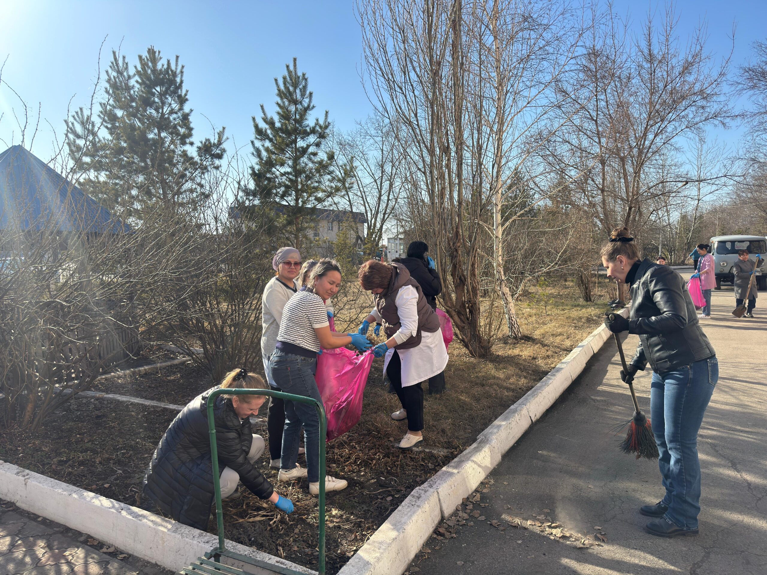 Тайынша ауданында «Таза бейсенбі» ауқымды акциясы аясын да көшелер жаңартылуда