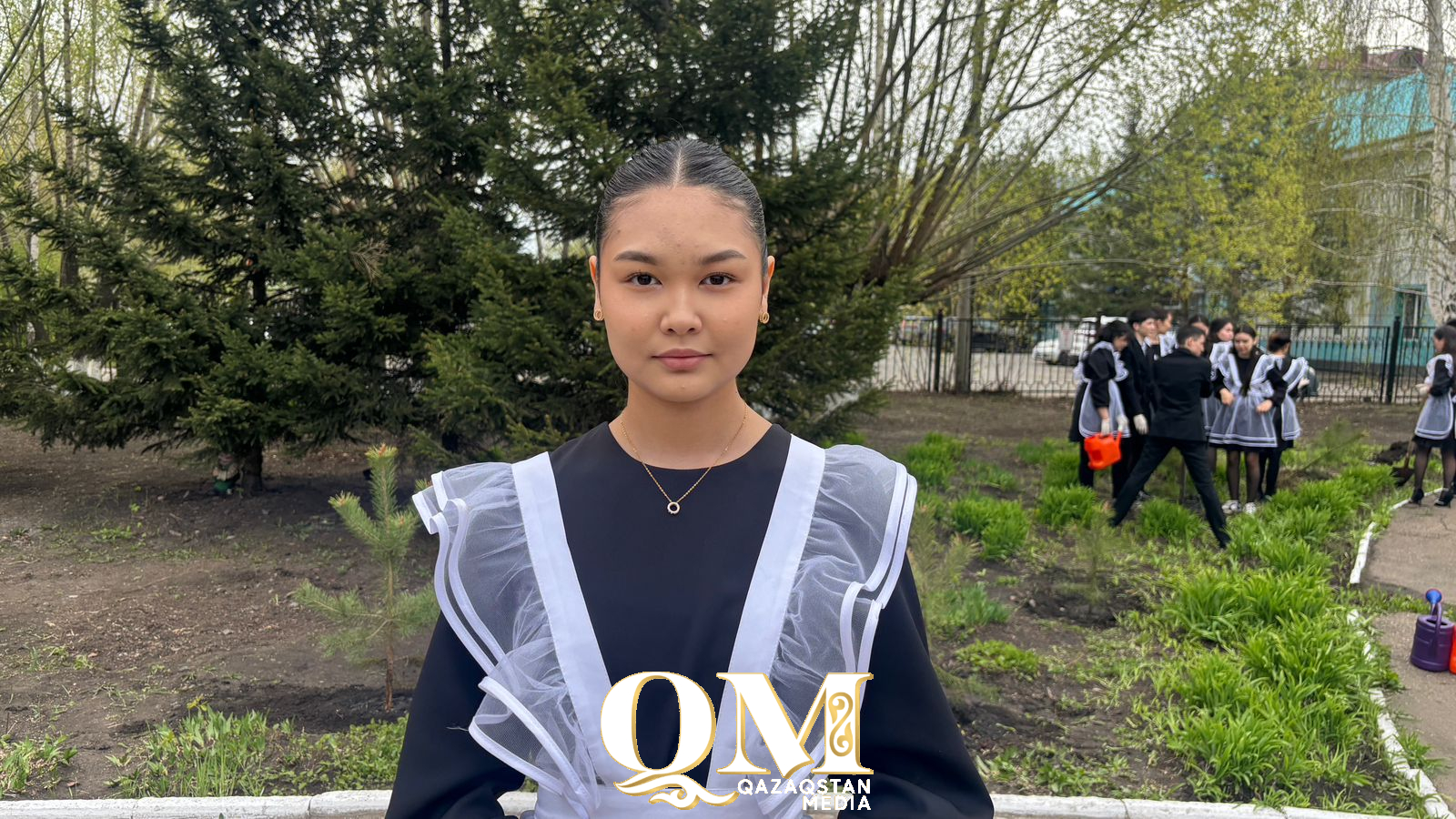 СҚО-да мектеп бітіруші түлектер ағаш отырғызды