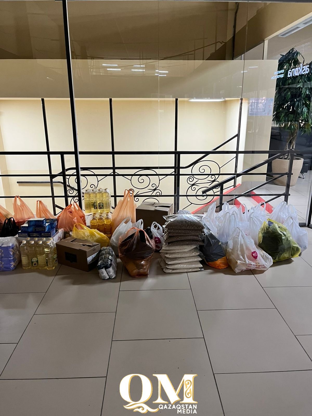 СҚО-да еріктілер тасқыннан зардап шеккен дағыстандықтарға гуманитарлық көмек жинап жатыр