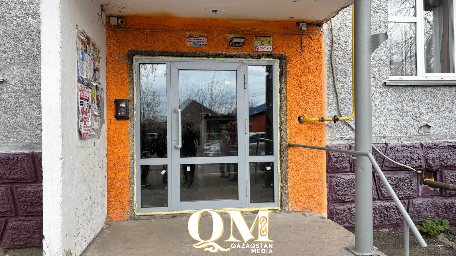 Петропавлда халықаралық конкурста жеңіп алған қаржыға баспана есіктері жаңартылып жатыр