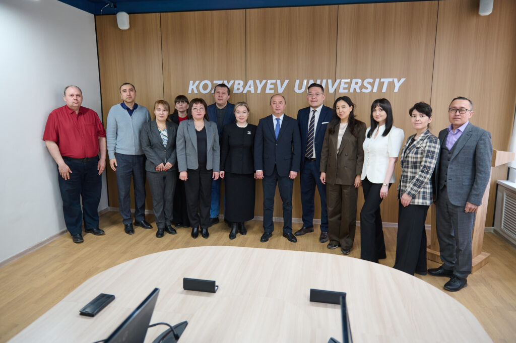 Студенты Kozybayev University первыми в стране освоят курсы по современным финансам