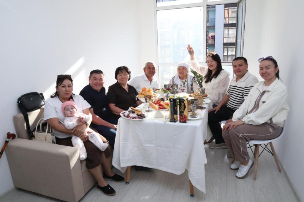 Молодые ученые заселились в квартиры, врученные президентом