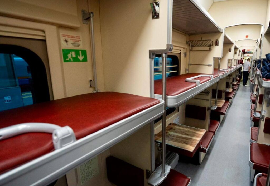 На маршрут Астана - Омск вышли новые вагоны из Петропавловска