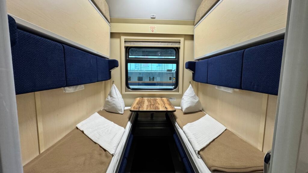 На маршрут Астана - Омск вышли новые вагоны из Петропавловска