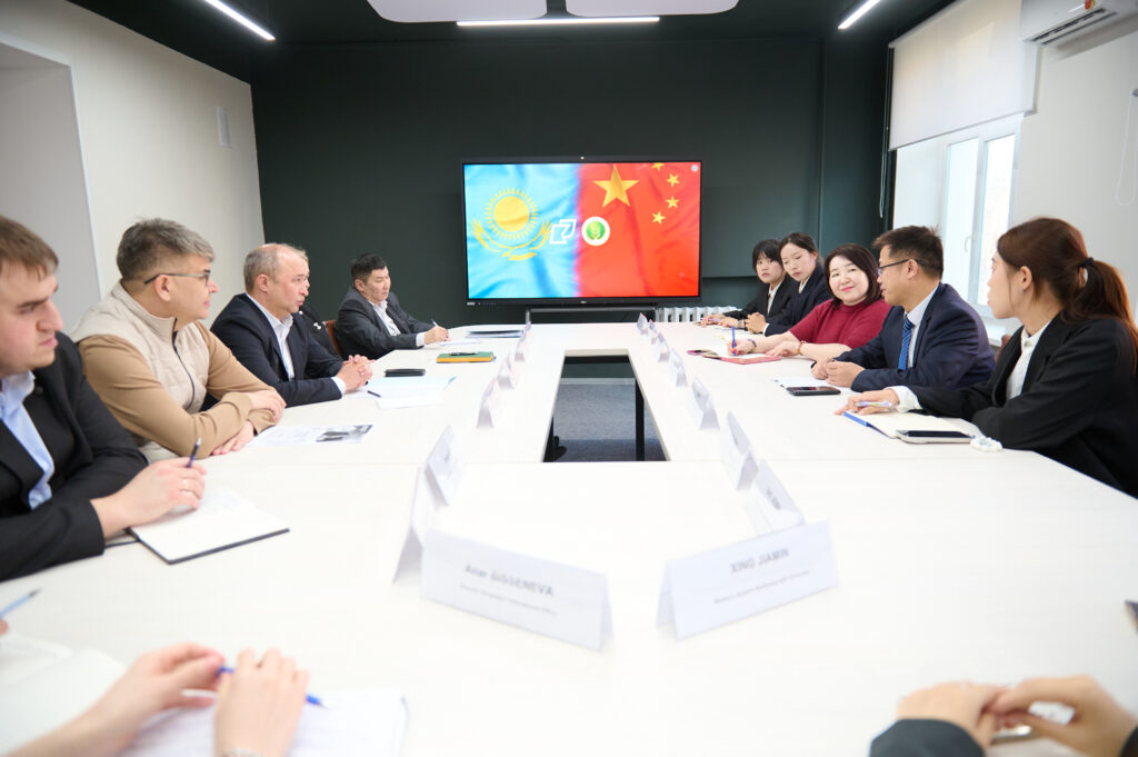 Аграрный тандем: ученые Китая и СКО создают центр генетики животных