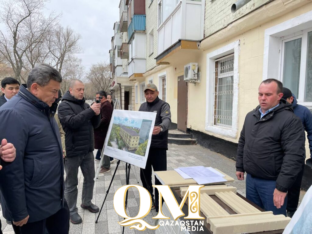 В едином стиле делают фасады домов по улице Конституции в Петропавловске