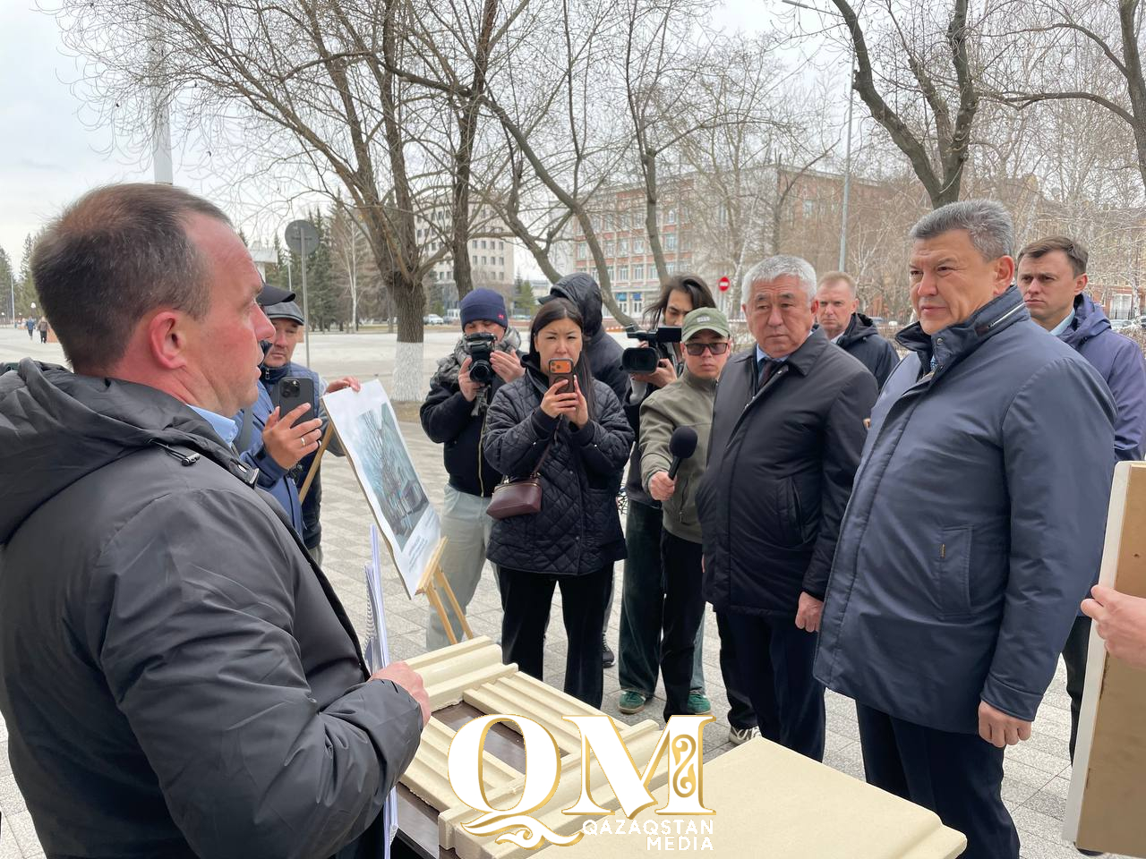 В едином стиле делают фасады домов по улице Конституции в Петропавловске