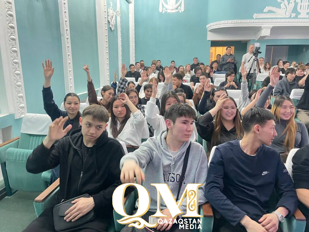 Цифровой кодекс и ИИ: секреты будущего раскрыли студентам Петропавловска