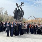 320 школьников организовали флешмоб ко дню книги в Петропавловске