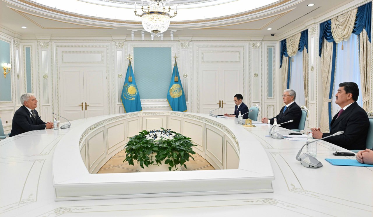 Глава государства принял президента Международной кинологической федерации Тамаша Яккеля