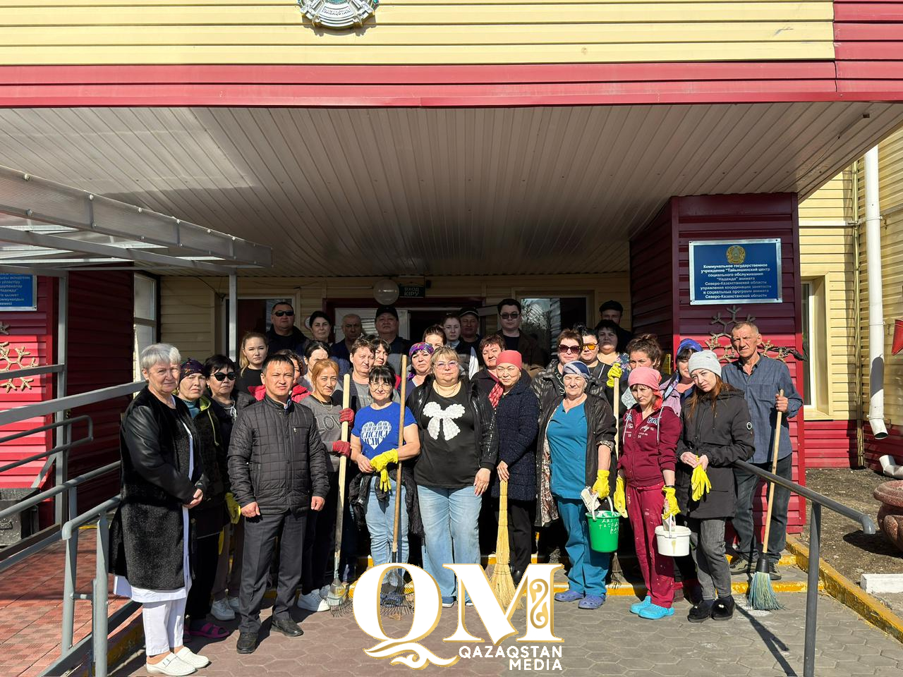 Масштабная акция «Чистый четверг» преображает улицы в Тайыншинском районе СКО